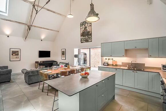 Milkmaid’s Barn at Woodend Farm