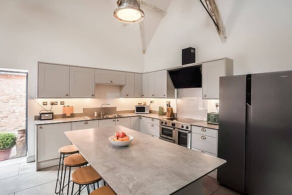 Milkmaid’s Barn at Woodend Farm