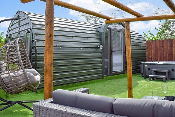 Laurel Pod at Stuarts Farm