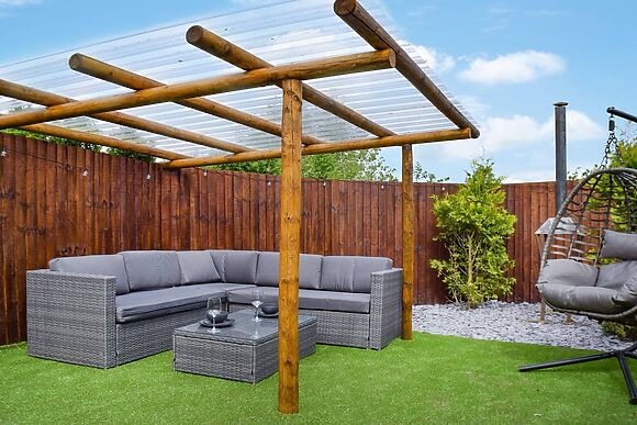 Laurel Pod at Stuarts Farm