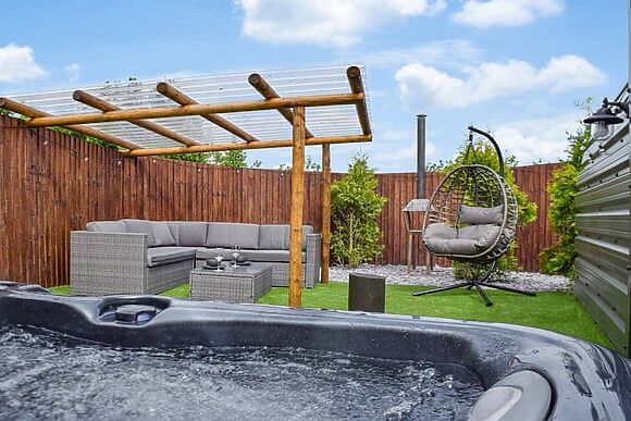 Laurel Pod at Stuarts Farm