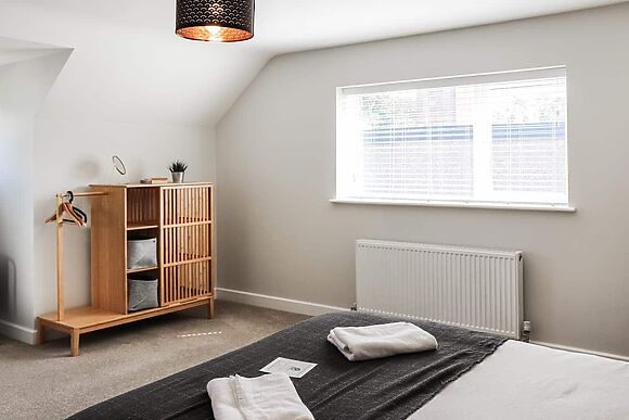 Cae Garw at Cwm Cadnant