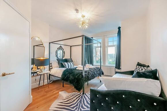 The Old Doctors Manor House