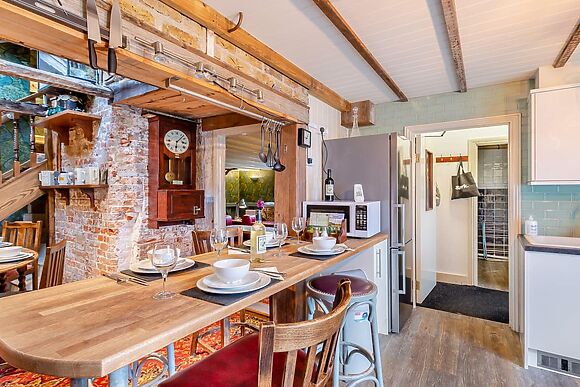 Hook & Hatchet Annex