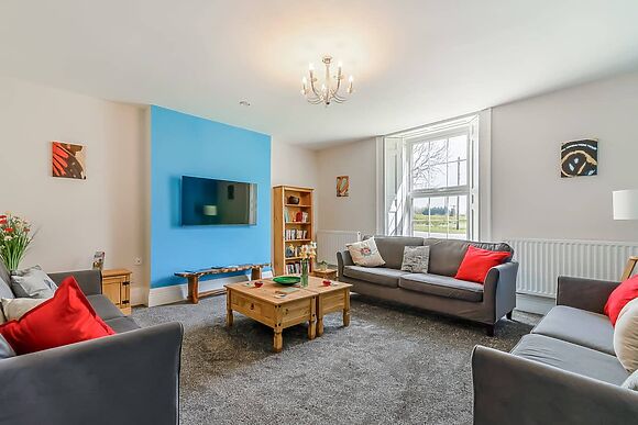 Monkroyd House in Featherstone