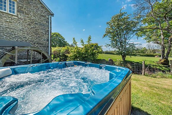 Dyffryn @ Glanffrwd Mill