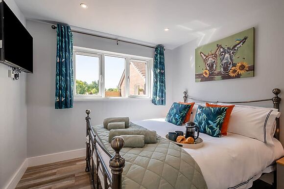 Peacock Lodge in Thurlton