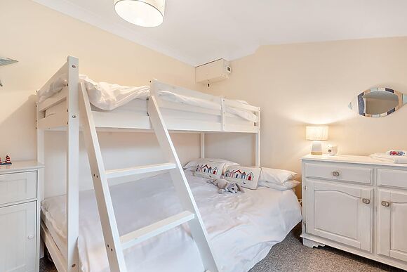 Blacksmiths Cottage in Roch