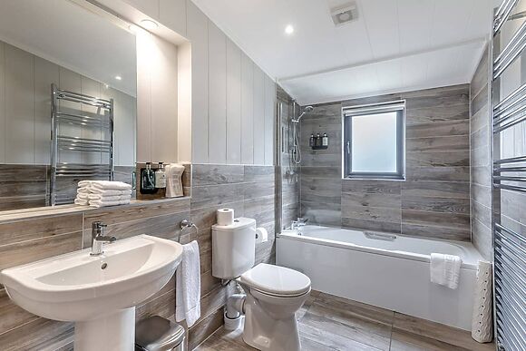 Lakeside Lodge in Tallington Lakes