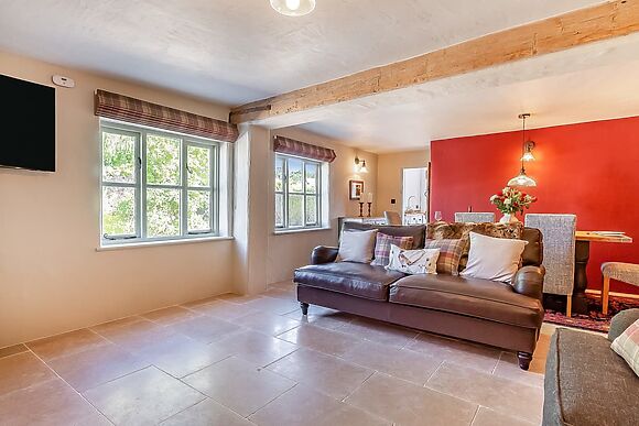 Queens Barn in Wortham