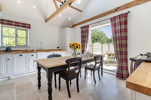 Queens Barn in Wortham