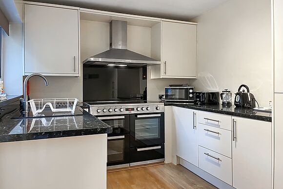 Hollybush Cottage