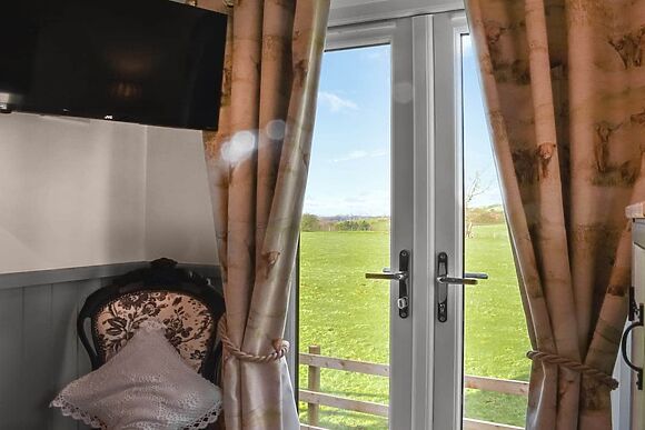 Meadows View Shepherd’s hut