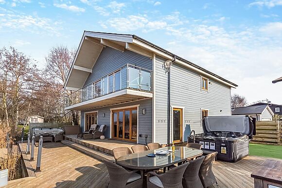 Malibu Lakehouse in Pentney Lakes