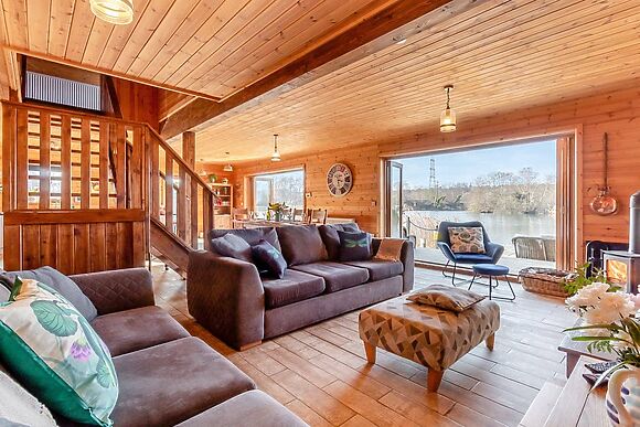 Malibu Lakehouse in Pentney Lakes