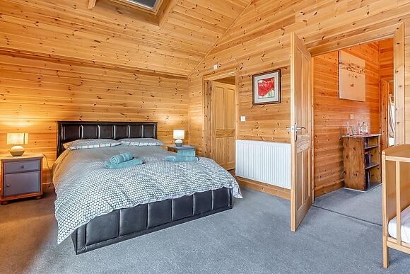 Malibu Lakehouse in Pentney Lakes