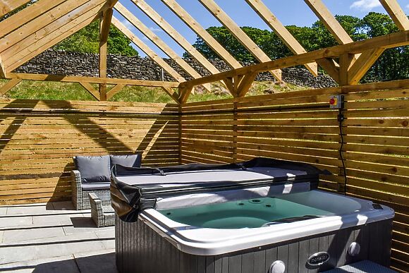 Yan at Holmescales Lodges