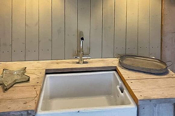 Coastal Views in Hardwood Dale