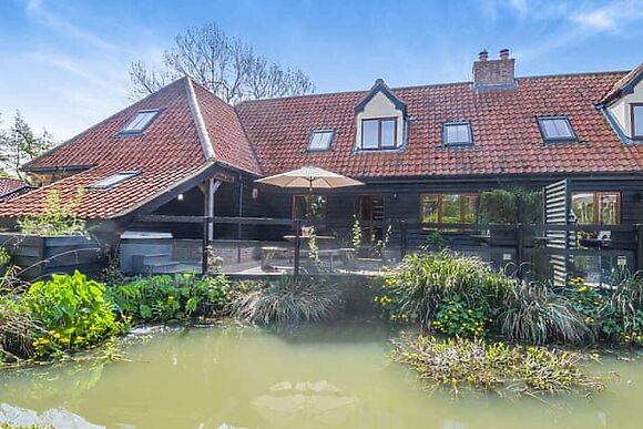 Ash at Chestnut Tree Barns