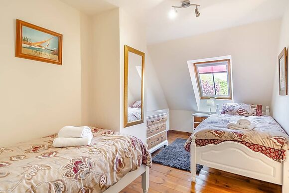 Ash at Chestnut Tree Barns