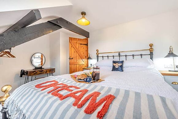 Cwtch Honey at Gaer Cottages