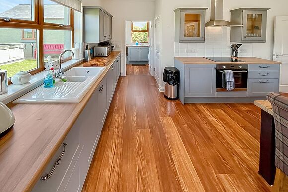 Jasmine Cottage in Montrose