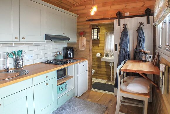 Ty'r Bugail Shepherds Hut