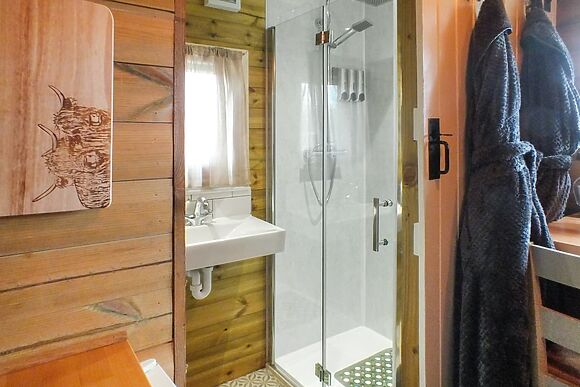 Ty'r Bugail Shepherds Hut