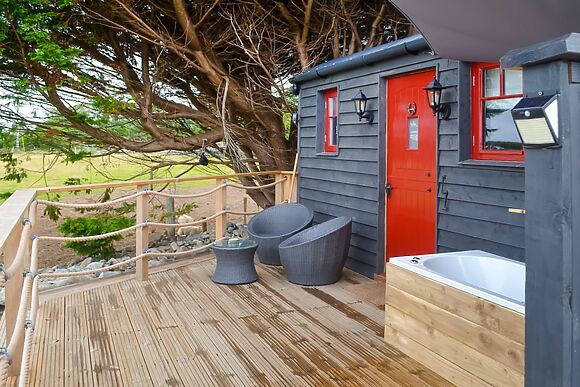 Ty'r Bugail Shepherds Hut