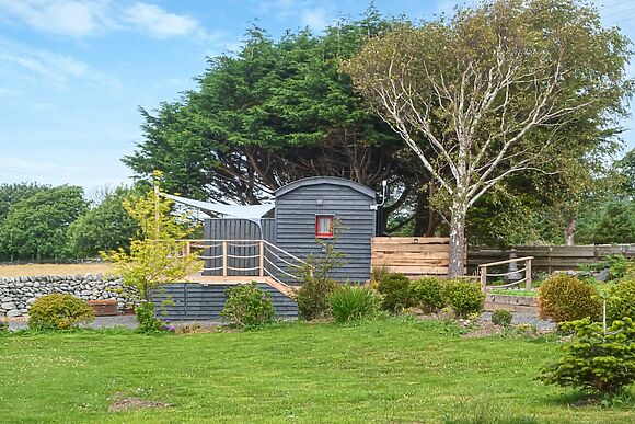Ty'r Bugail Shepherds Hut