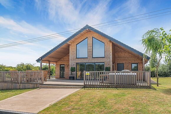 Micklemore Lakes & Lodges