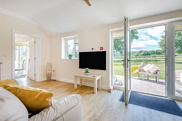 Hollywood at The Victorian Barn