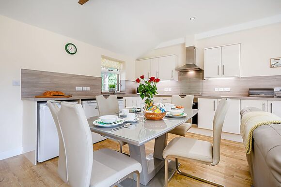 Hollywood at The Victorian Barn