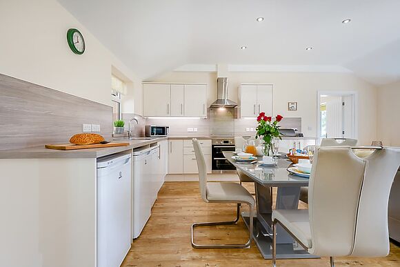 Hollywood at The Victorian Barn