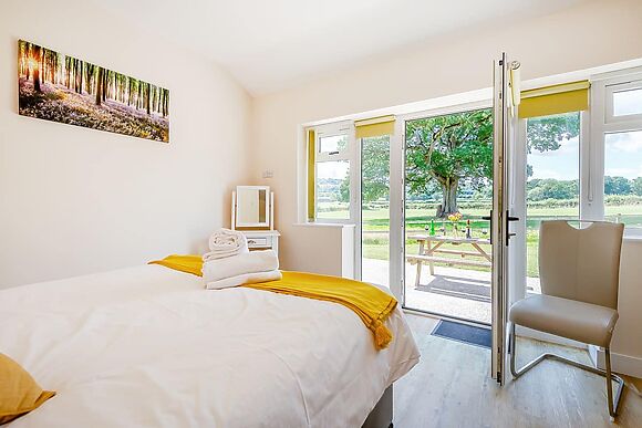 Hollywood at The Victorian Barn