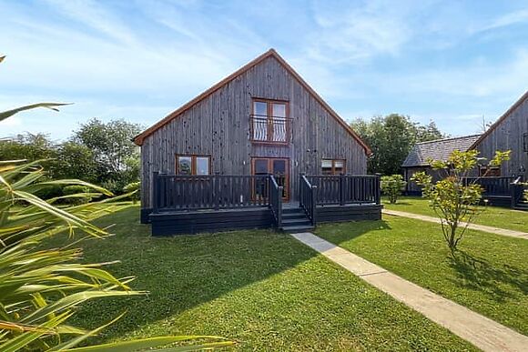 Hazel at James Ville Marina