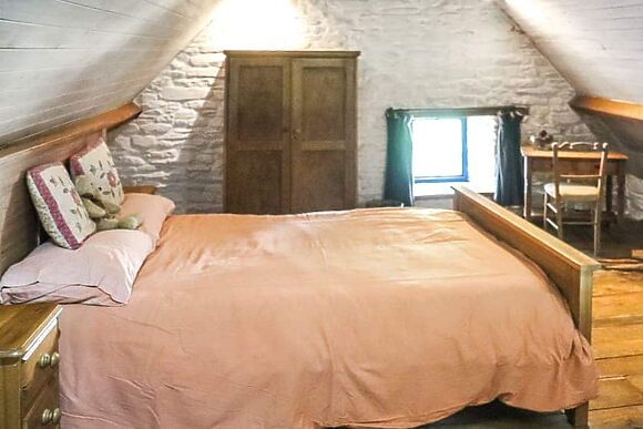 Thatched Cottage at Llandeilo Retreats