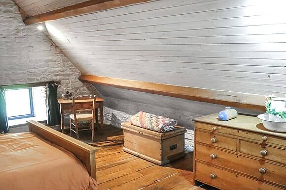 Thatched Cottage at Llandeilo Retreats