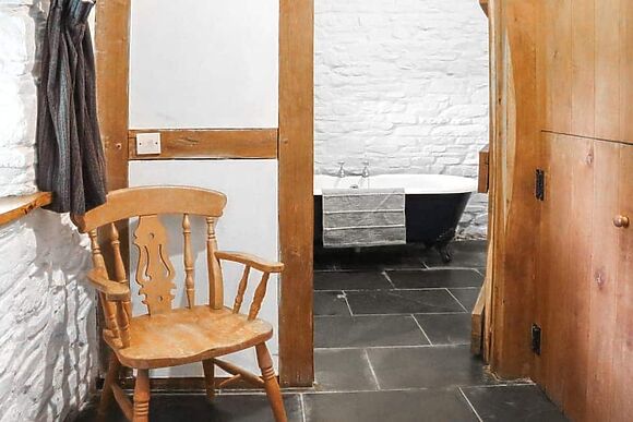 Thatched Cottage at Llandeilo Retreats