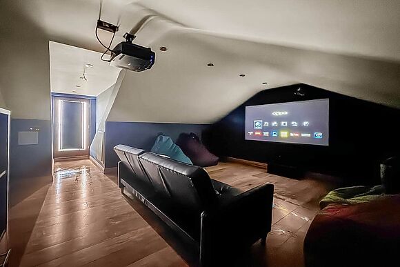 Sir A Wel in LLANNERCH-Y-MEDD