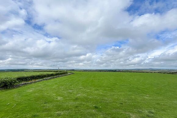 Sir A Wel in LLANNERCH-Y-MEDD