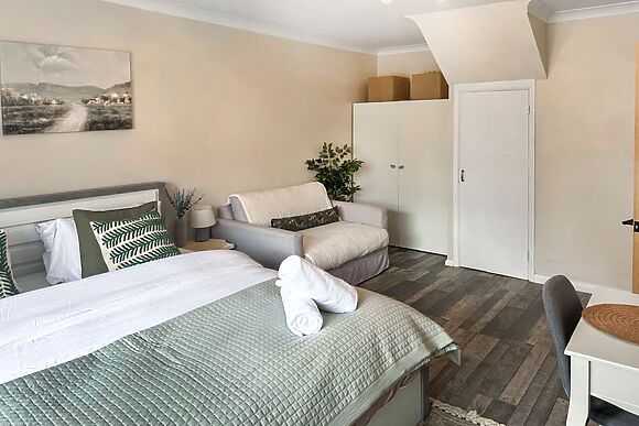 Ivy Lodge