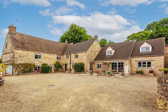Cotswold Valley Court Manor