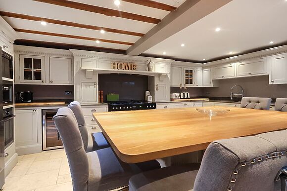 Cotswold Valley Court Manor