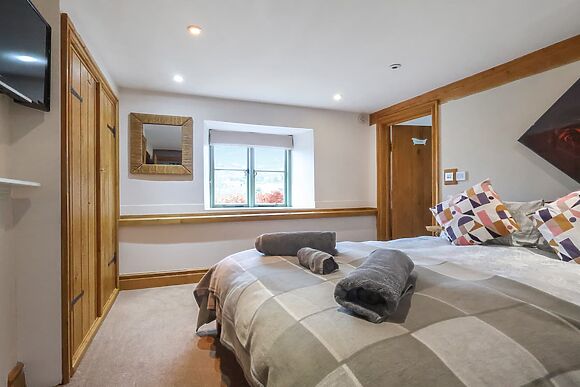 Cotswold Valley Court Manor