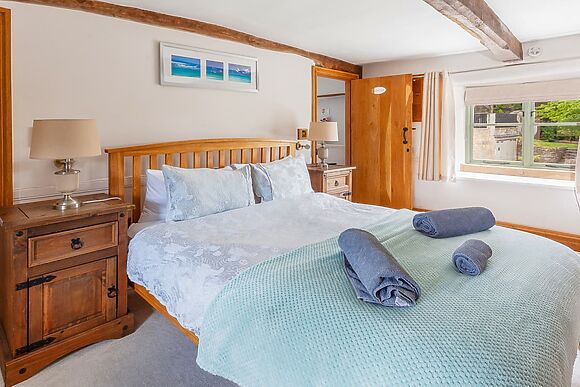 Cotswold Valley Court Manor