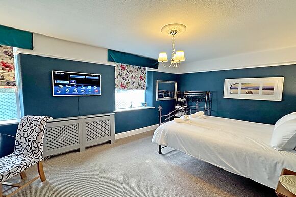 Lyndene