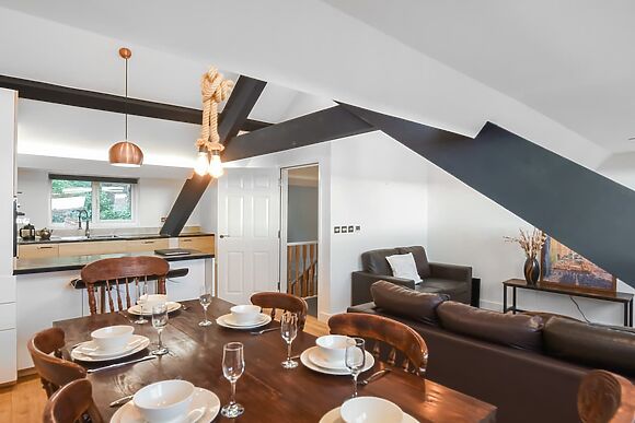 The Lily Apartment 2