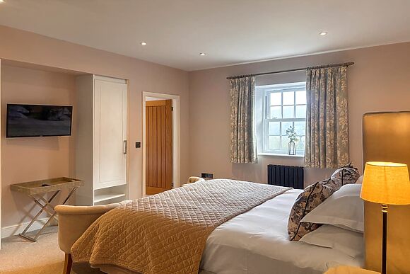 West House At Saddle Room