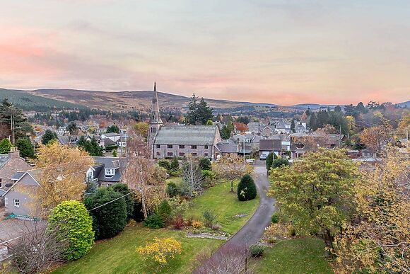 Craigendarroch House